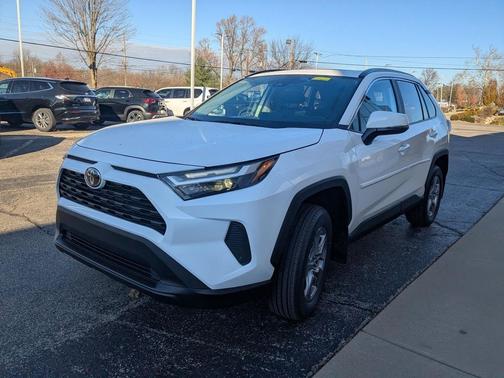 2025 Toyota RAV4 XLE