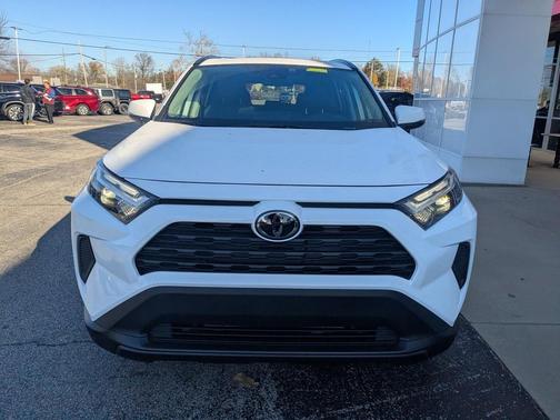 2025 Toyota RAV4 XLE