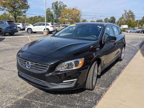 2017 Volvo V60 T5 Platinum