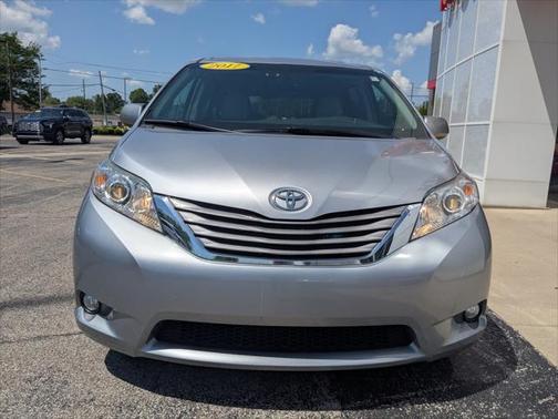 2017 Toyota Sienna XLE Premium