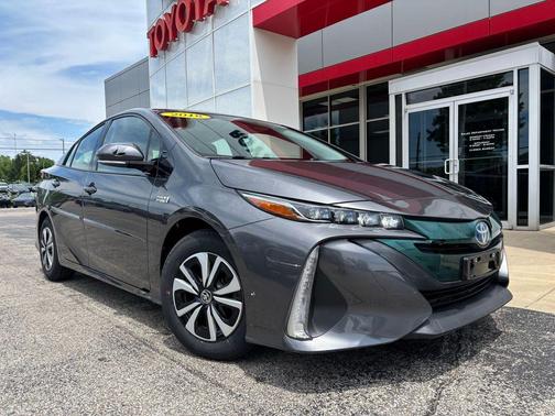 Magnetic Gray Metallic 2018 Toyota Prius Prime Premium