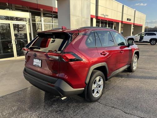 2021 Toyota RAV4 Hybrid XLE
