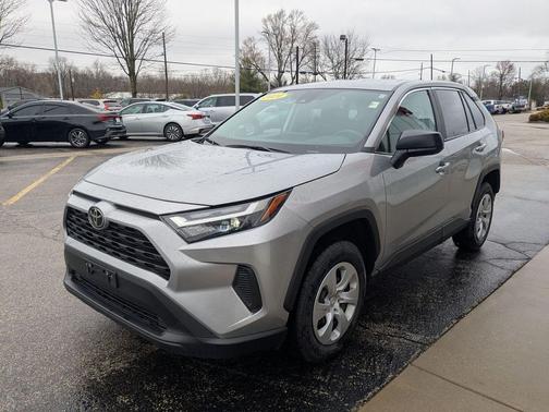 2024 Toyota RAV4 LE