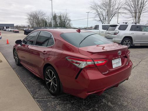 2020 Toyota Camry SE