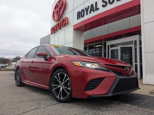 2020 Toyota Camry SE