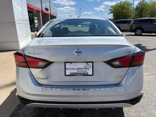 Brilliant Silver Metallic 2022 Nissan Altima 2.5 SV