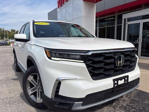 Platinum White Pearl 2023 Honda Pilot AWD EX-L 7 Passenger
