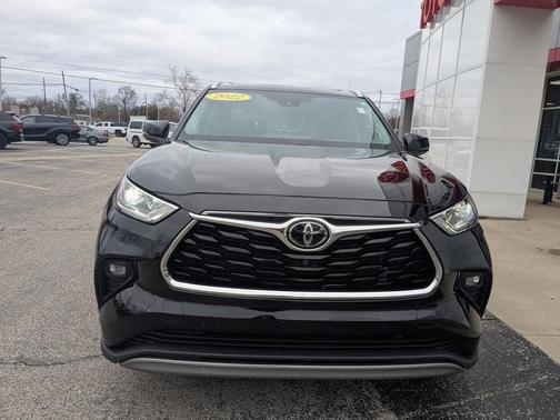 2022 Toyota Highlander Platinum