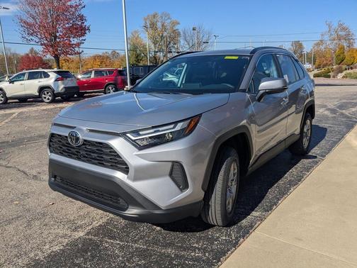 2025 Toyota RAV4 XLE