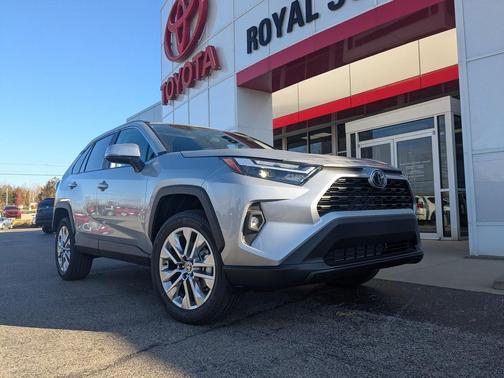 2025 Toyota RAV4 XLE Premium