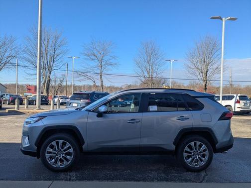 2025 Toyota RAV4 XLE Premium