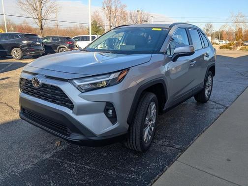 2025 Toyota RAV4 XLE Premium