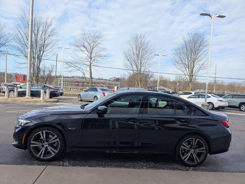 2023 BMW 330e xDrive