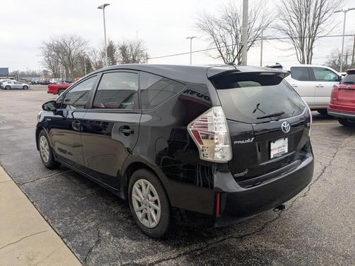 2014 Toyota Prius v Two