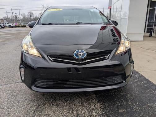 2014 Toyota Prius v Two