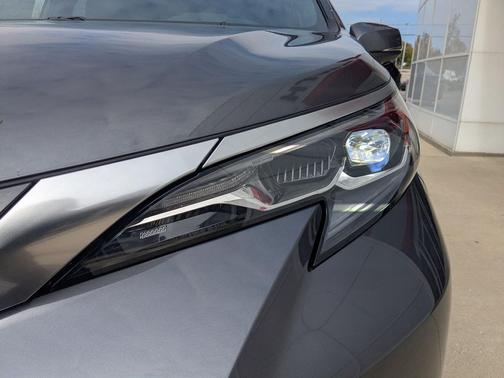 2025 Toyota Sienna Platinum