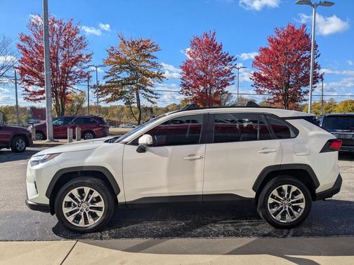 2022 Toyota RAV4 XLE Premium