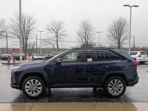 2025 Toyota RAV4 XLE Premium