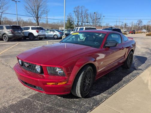 2005 Ford Mustang GT Premium