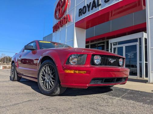 2005 Ford Mustang GT Premium