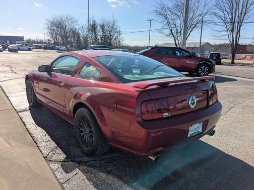 2005 Ford Mustang GT Premium
