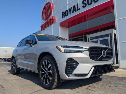 2024 Volvo XC60 B5 Plus Dark Theme