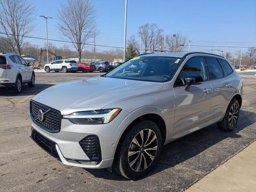 2024 Volvo XC60 B5 Plus Dark Theme