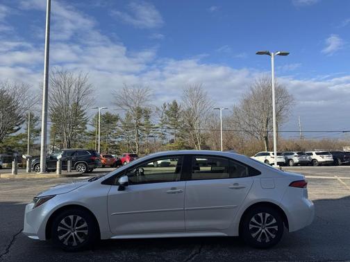 2022 Toyota Corolla Hybrid LE