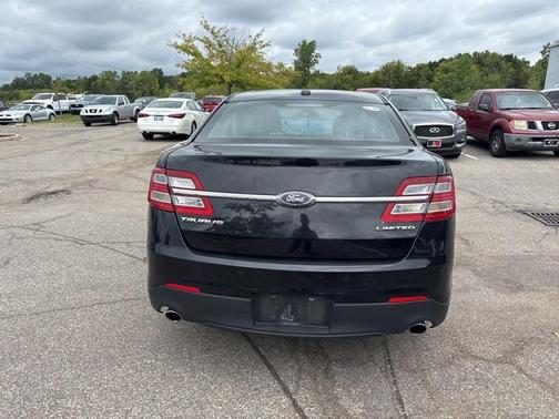 2018 Ford Taurus Limited