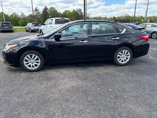Black 2017 Nissan Altima 2.5 S