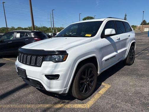 Bright White 2021 Jeep Grand Cherokee Altitude