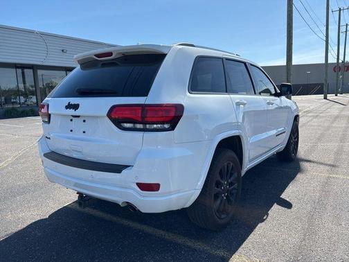 Bright White 2021 Jeep Grand Cherokee Altitude