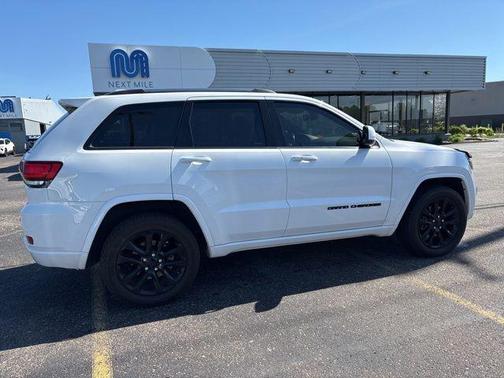 Bright White 2021 Jeep Grand Cherokee Altitude