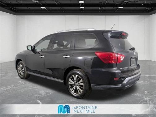 2018 Nissan Pathfinder SV