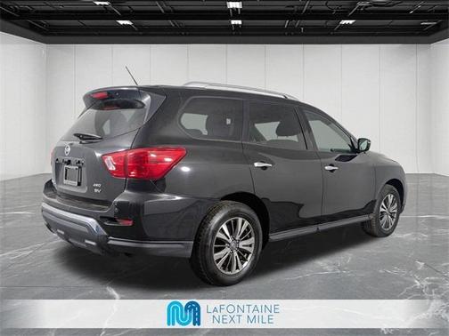 2018 Nissan Pathfinder SV