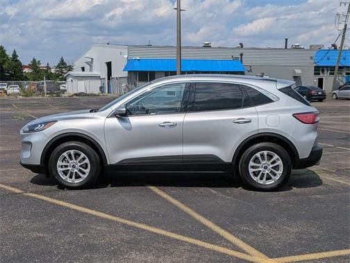 2020 Ford Escape SE