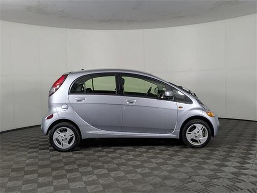 2016 Mitsubishi i-MiEV ES