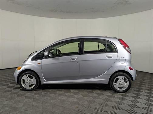 2016 Mitsubishi i-MiEV ES