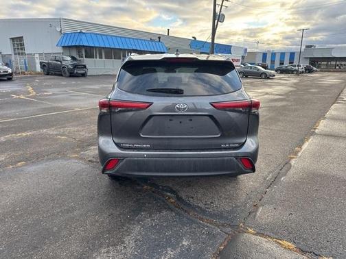 2023 Toyota Highlander XLE