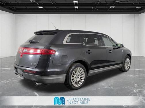 2010 Lincoln MKT 