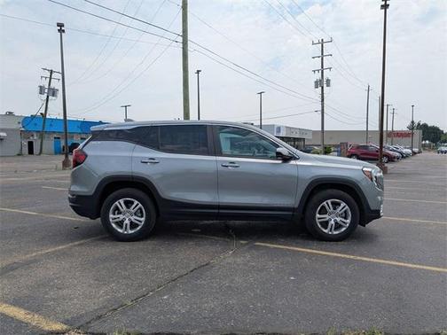 2024 GMC Terrain SLE