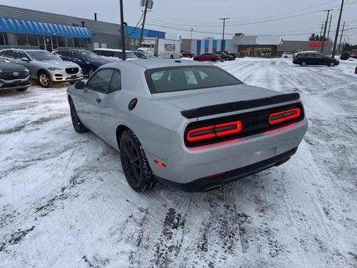 2022 Dodge Challenger SXT