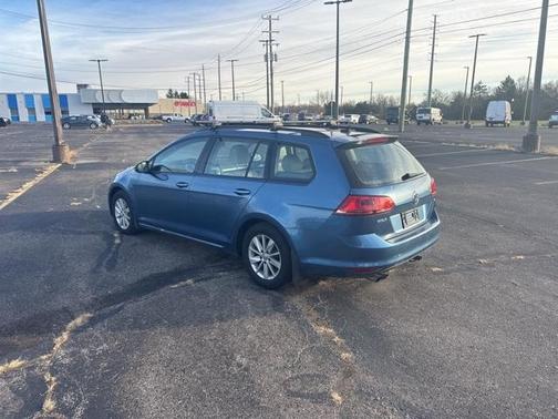 2015 Volkswagen Golf SportWagen S