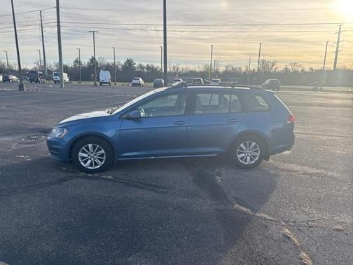 2015 Volkswagen Golf SportWagen S