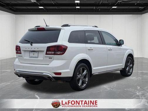 White 2017 Dodge Journey Crossroad