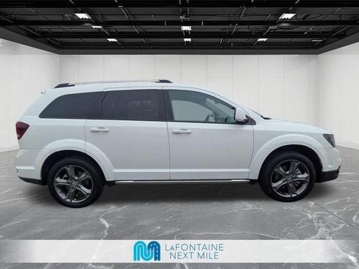 White 2017 Dodge Journey Crossroad