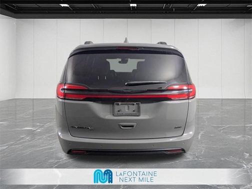 2021 Chrysler Pacifica Touring-L