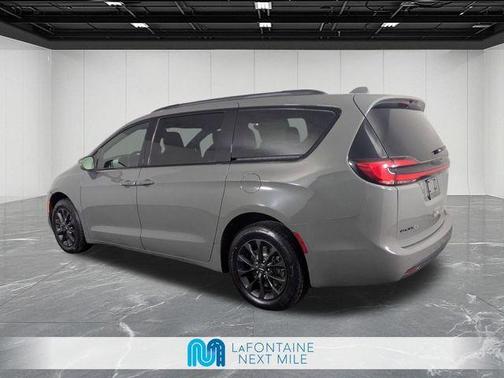 2021 Chrysler Pacifica Touring-L