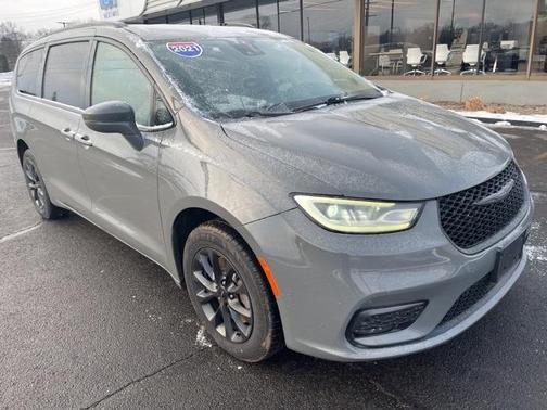 2021 Chrysler Pacifica Touring-L