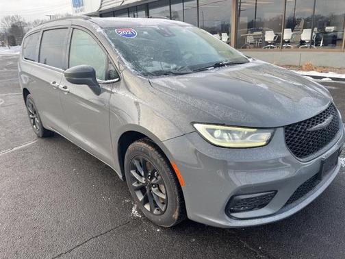 2021 Chrysler Pacifica Touring-L